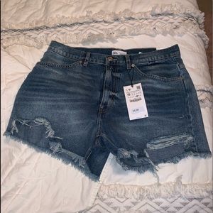 Zara High wasted jeans ! Can lower ! Needgone